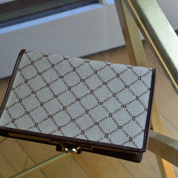 Bally Classic Wallet With Kisslock Coin Pocket - Picture 4 of 14